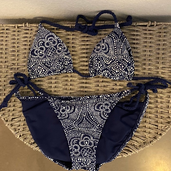 New bikini - Picture 1 of 2